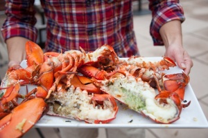 Grilling-Lobster-on-Platter-47-1030x686